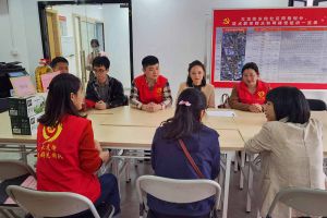 浓浓关爱暖人心，mk网站_MK(中国)集团党支部慰问困难单亲家庭