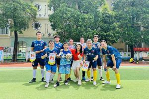 “足”够精彩！mk网站_MK(中国)集团“足”梦大龙街首届五人制男子公益足球赛